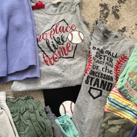 Girls lot - Picture 2 of 6